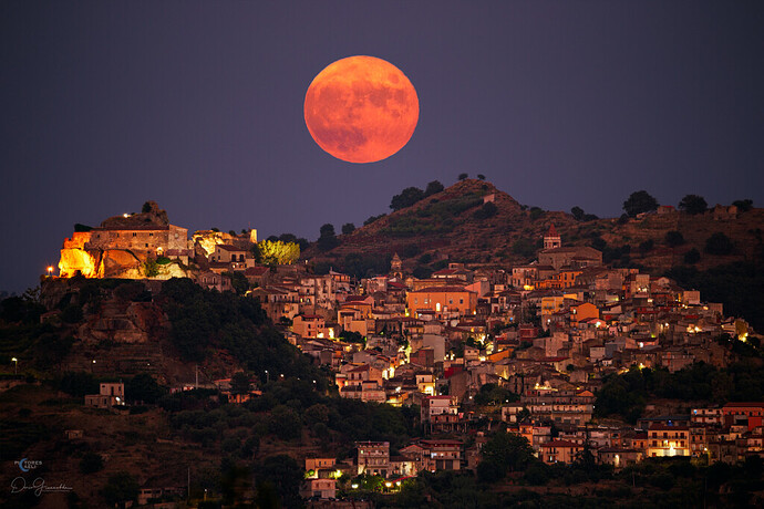 西西里岛上空的“丰收月”