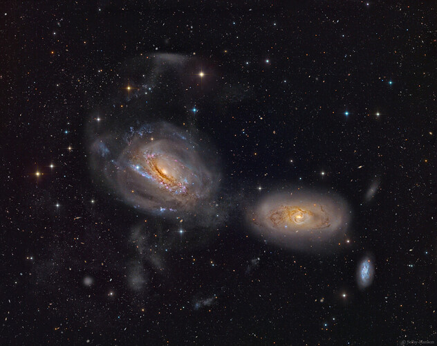 解体中的 NGC 3169